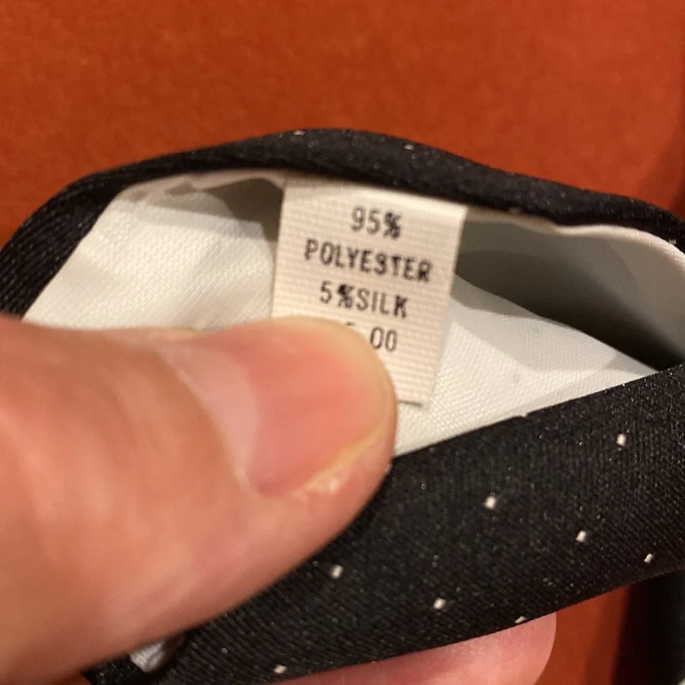 EUC Oscar de la Renta tie
